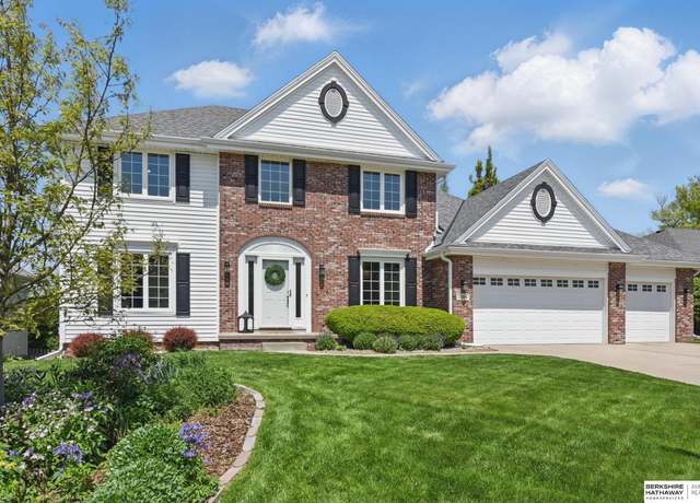 Property at 17506 U St, Omaha, NE 68135, 5 beds, 3 baths