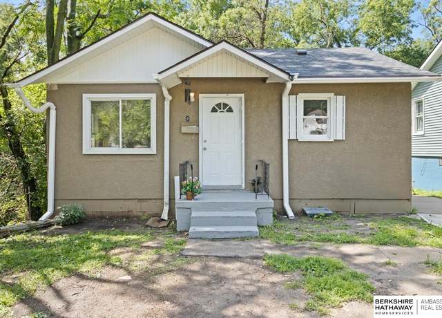 Property at 3701 Bedford Ave, Omaha, NE 68111, 2 beds, 2 baths