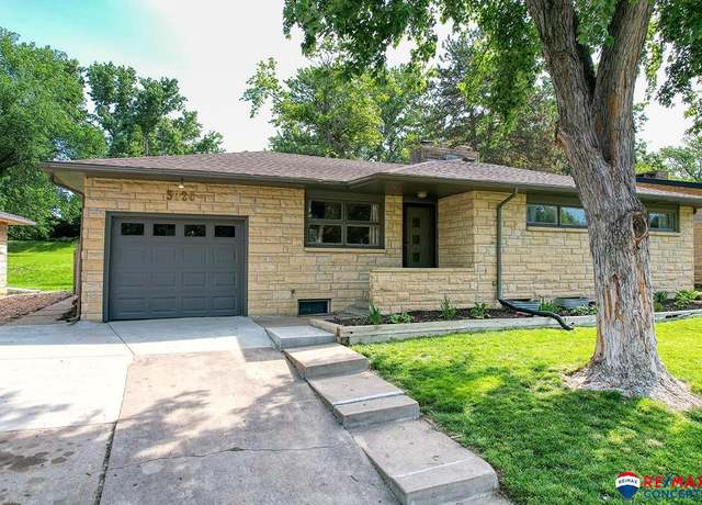 Property at 3026 Prairie Rd, Lincoln, NE 68506, 3 beds, 2 baths