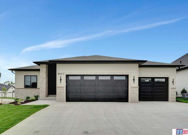 Property at 8853 Calamus River Rd, Lincoln, NE 68520, 5 beds, 3 baths