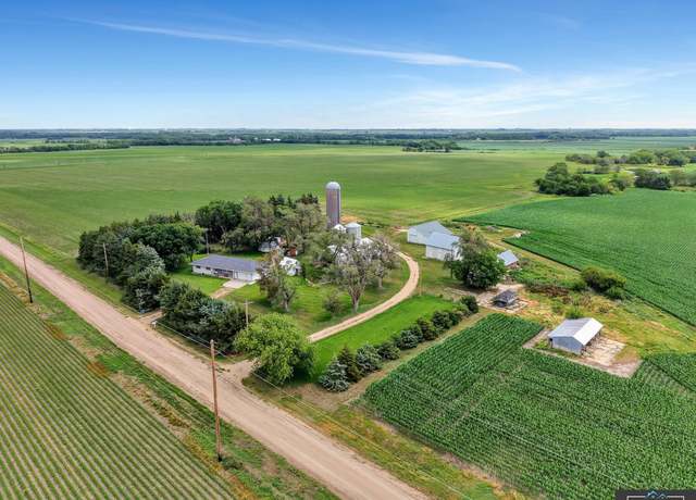 Property at 19354 SW 117th Rd, Dewitt, NE 68341, 3 beds, 3 baths