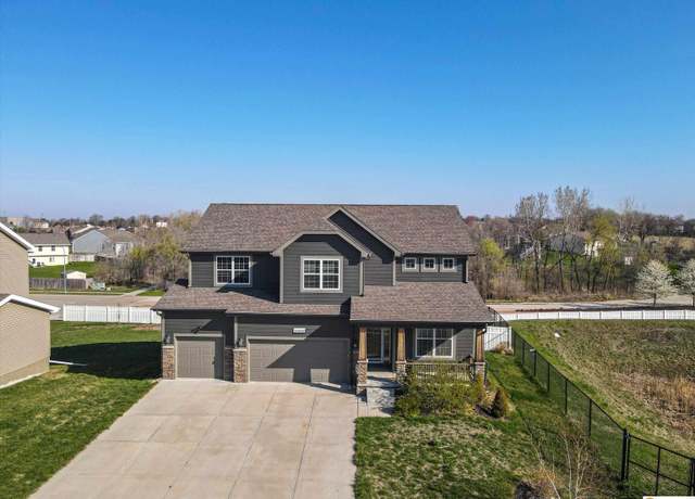 Property at 21010 Castlerock Ln, Gretna, NE 68028, 6 beds, 4.5 baths