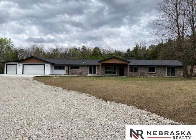 Property at 14900 Fletcher Ave, Lincoln, NE 68527, 3 beds, 2.5 baths