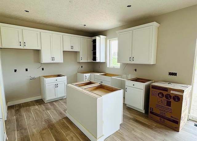 Property at 3310 Greta Dr, Roca, NE 68430, 4 beds, 2.5 baths