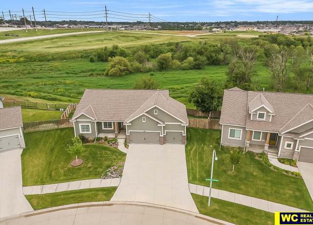 Property at 17820 Rampart St, Omaha, NE 68136, 3 beds, 2 baths