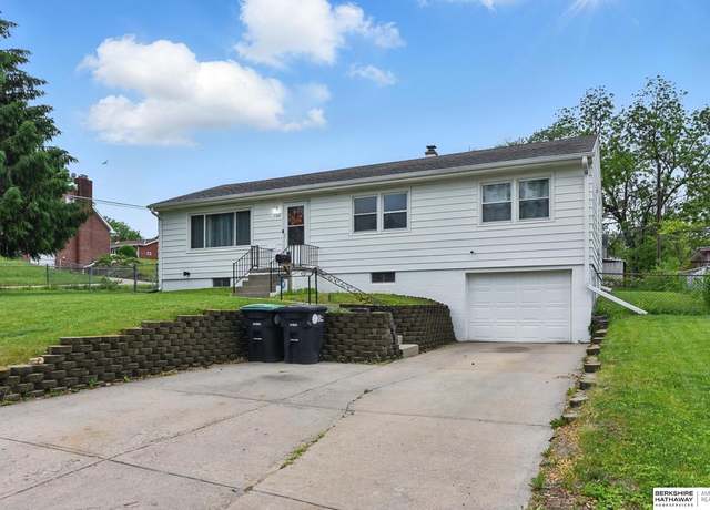 Property at 5302 N 49 St, Omaha, NE 68104, 3 beds, 2 baths