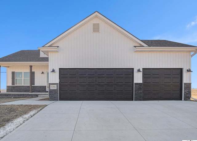Property at 3410 Abbotsford Ln, Roca, NE 68430, 3 beds, 2 baths