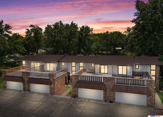 Property at 1527 Janice Ct, Lincoln, NE 68506, 3 beds, 2.5 baths