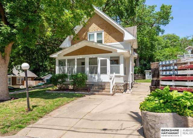 Property at 330 Fuller Ave, Council Bluffs, IA 51503, 4 beds, 2.5 baths
