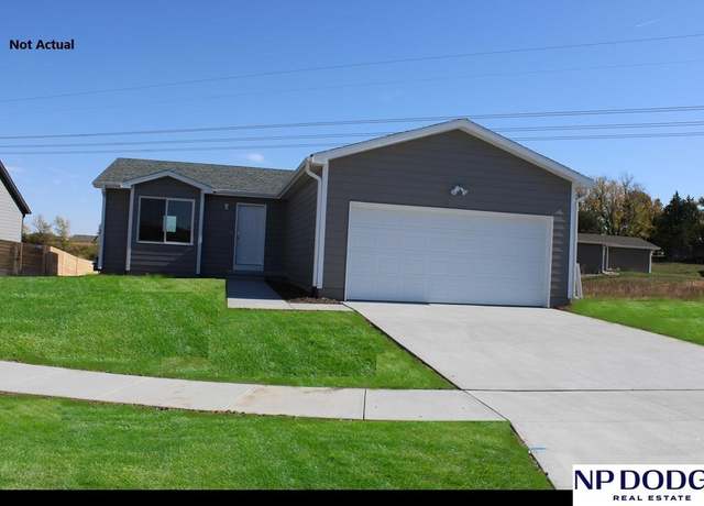 Property at 7610 N 50th St, Lincoln, NE 68514, 3 beds, 2 baths