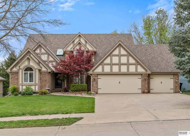 Property at 15872 Farnam St, Omaha, NE 68118, 5 beds, 2.5 baths