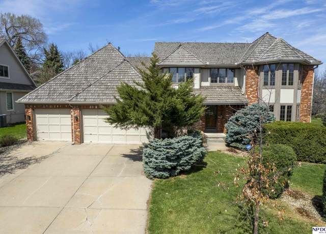 Property at 12930 Hamilton St, Omaha, NE 68154, 5 beds, 3.5 baths