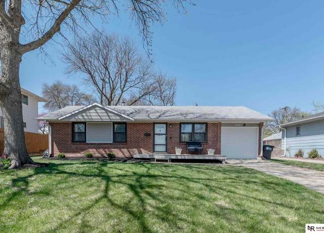 Property at 3024 S 134th Ave, Omaha, NE 68144, 3 beds, 2 baths