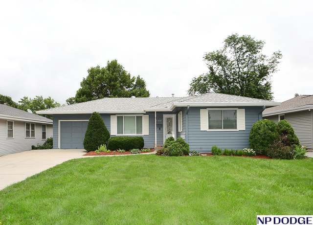Property at 2517 S 124 St, Omaha, NE 68144, 3 beds, 2 baths