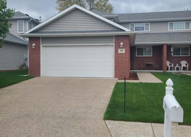 Property at 264 S 77th St, Lincoln, NE 68510, 3 beds, 2.5 baths