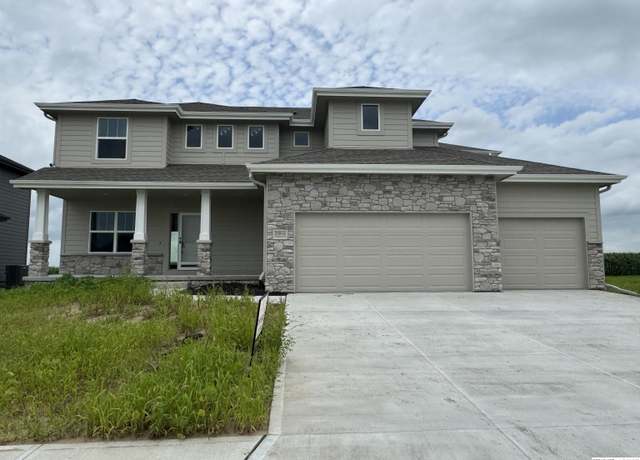 Property at 20816 Vernon Ave, Elkhorn, NE 68022, 5 beds, 2.5 baths