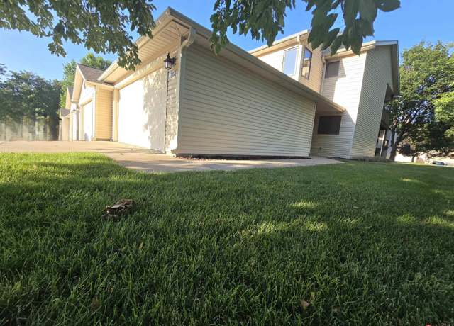 Property at 1761 Surfside Dr, Lincoln, NE 68528, 2 beds, 1.5 baths