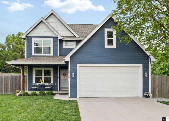 Property at 2702 S 46th St, Omaha, NE 68106, 4 beds, 2.5 baths