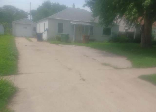 Property at 2310 Main St, Bellevue, NE 68005, 2 beds, 1 bath