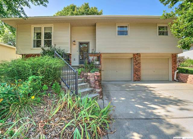 Property at 1862 N 149th Ct, Omaha, NE 68154, 3 beds, 2 baths