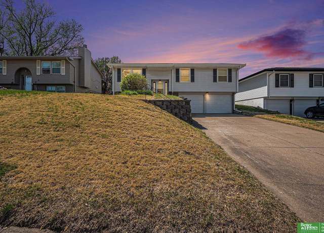 Property at 2406 S 48 Ave, Omaha, NE 68106, 4 beds, 2.5 baths