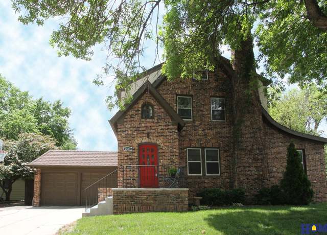 Property at 2501 Lafayette Ave, Lincoln, NE 68502, 4 beds, 2.5 baths