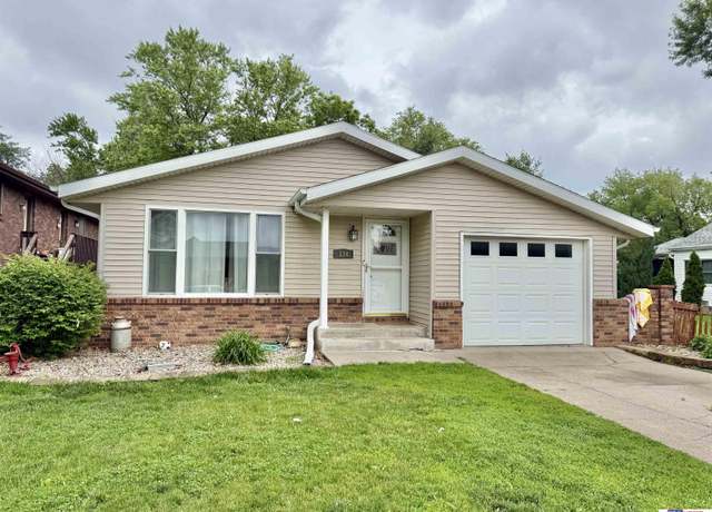 Property at 334 Bradford St, Seward, NE 68434, 3 beds, 2 baths