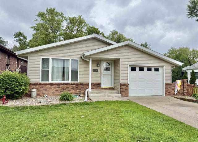 Property at 334 Bradford St, Seward, NE 68434, 3 beds, 2 baths