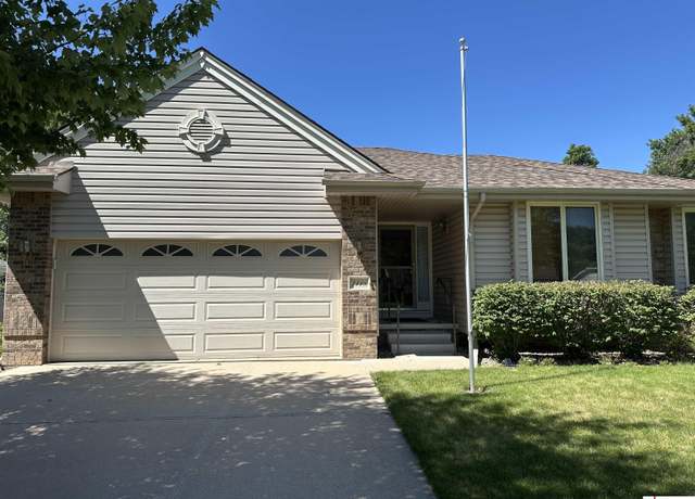 Property at 2118 Dana Ln, Papillion, NE 68133, 3 beds, 3 baths