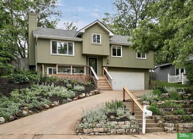 Property at 1708 Farrell Dr, Bellevue, NE 68005, 3 beds, 2 baths