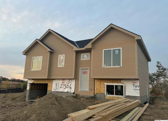 Property at 21516 Old Coach Rd, Elkhorn, NE 68022, 3 beds, 3 baths