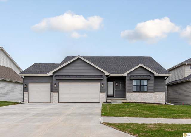 Property at 20650 Kansas Ave, Elkhorn, NE 68022, 5 beds, 3.5 baths