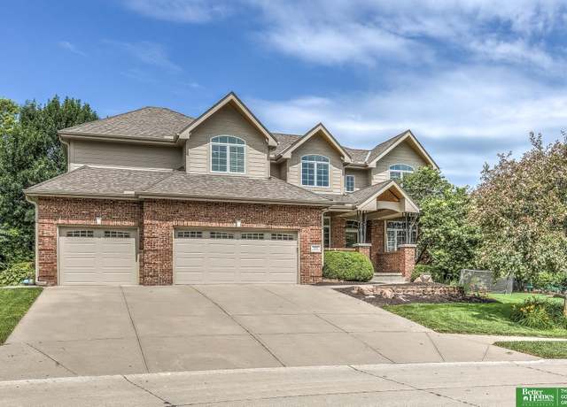 Property at 1012 S 197th Cir, Omaha, NE 68022, 5 beds, 4.5 baths