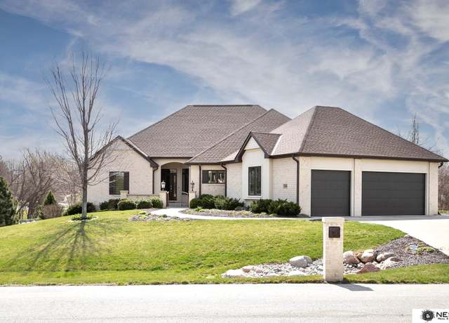 Property at 3400 Firethorn Ter, Lincoln, NE 68520, 4 beds, 3.5 baths