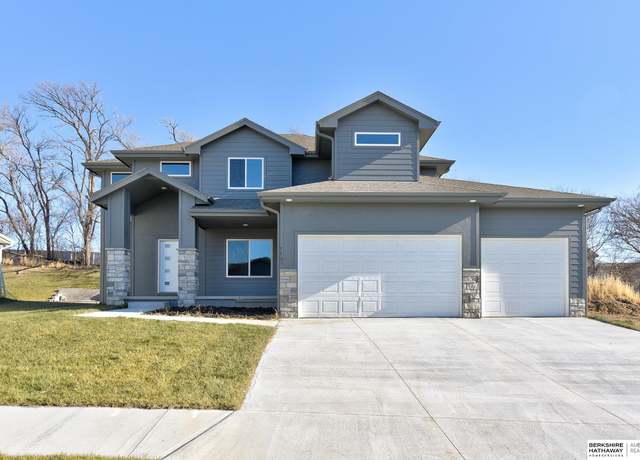 Property at 7705 S 198th St, Gretna, NE 68028, 5 beds, 3.5 baths