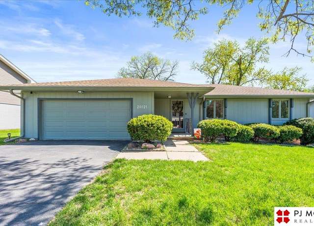 Property at 20021 Pearl St, Elkhorn, NE 68022, 3 beds, 2.5 baths