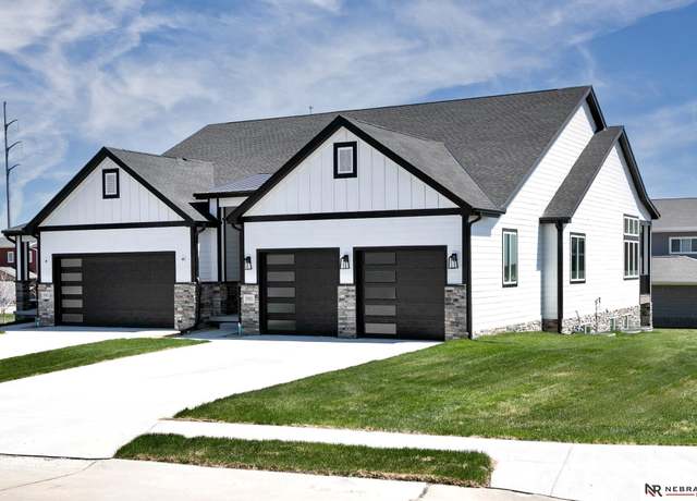 Property at 5901 N 159 Cir, Omaha, NE 68116, 4 beds, 3 baths