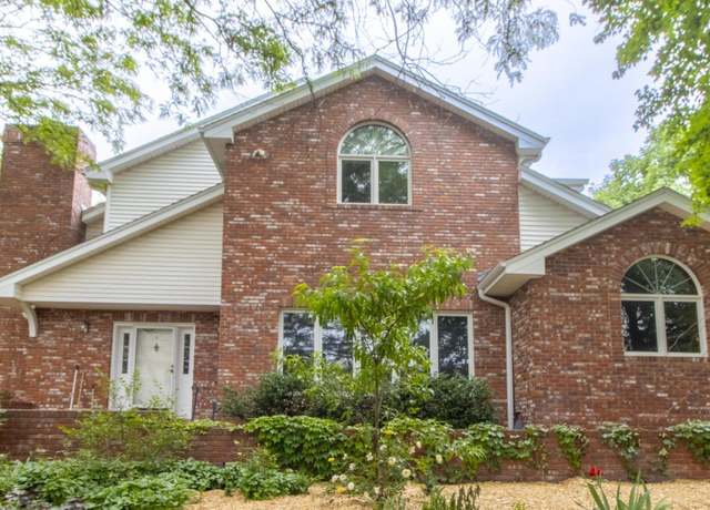 Property at 6409 Westminster Ct, Lincoln, NE 68510, 4 beds, 3.5 baths