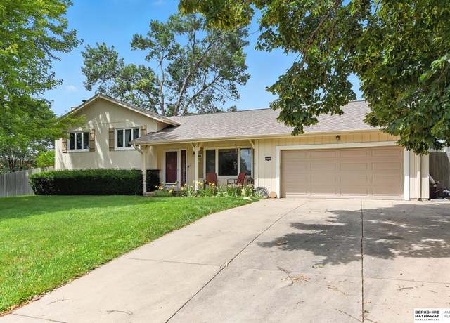 Property at 10416 Browne St, Omaha, NE 68134, 3 beds, 2.5 baths