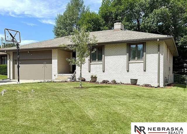 Property at 6314 S 44th St, Omaha, NE 68107, 3 beds, 3 baths