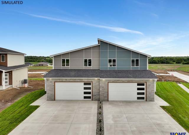 Property at 10820 Legends Ln, Lincoln, NE 68527, 4 beds, 3.5 baths