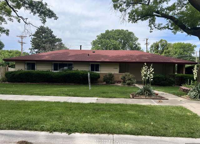 Property at 1401 S 58 St, Lincoln, NE 68506, 2 beds, 1.5 baths