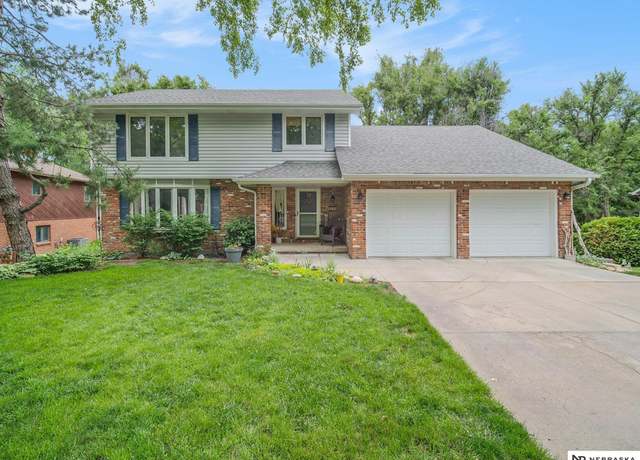 Property at 4112 Boulder Dr, Lincoln, NE 68516, 5 beds, 3.5 baths