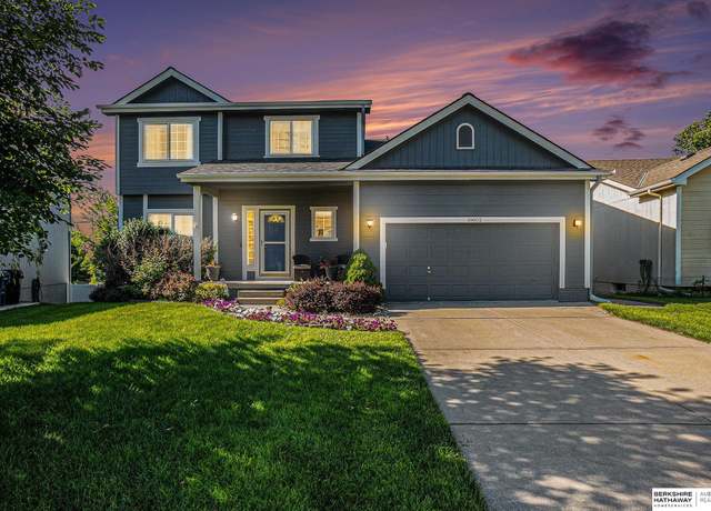 Property at 18802 N St, Omaha, NE 68135, 5 beds, 3.5 baths