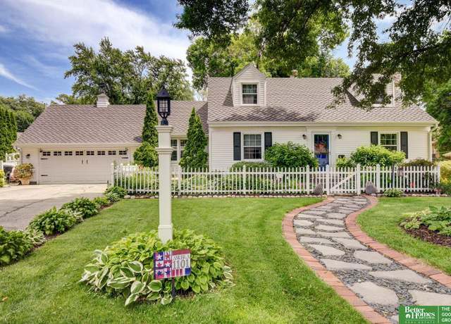 Property at 1101 Dillon Dr, Omaha, NE 68132, 5 beds, 2.5 baths