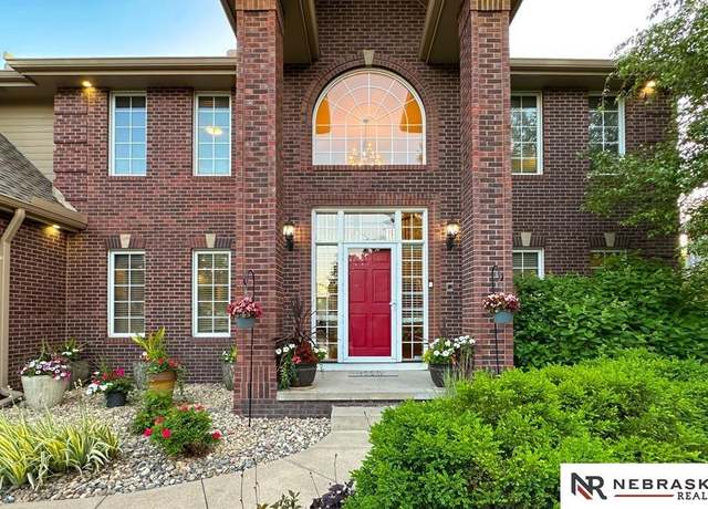 Property at 4984 S 175th St, Omaha, NE 68135, 4 beds, 4.5 baths