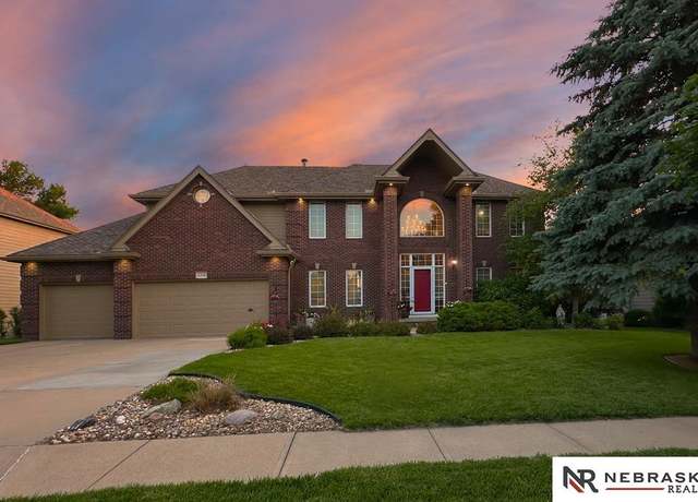 Property at 4984 S 175th St, Omaha, NE 68135, 4 beds, 4.5 baths