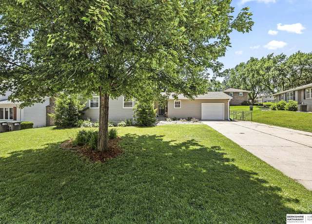 Property at 11667 Westwood Ln, Omaha, NE 68144, 4 beds, 2.5 baths