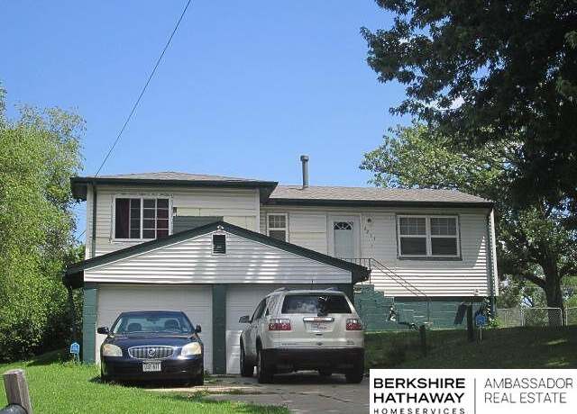 Property at 6215 N 52 St, Omaha, NE 68104, 3 beds, 1 bath