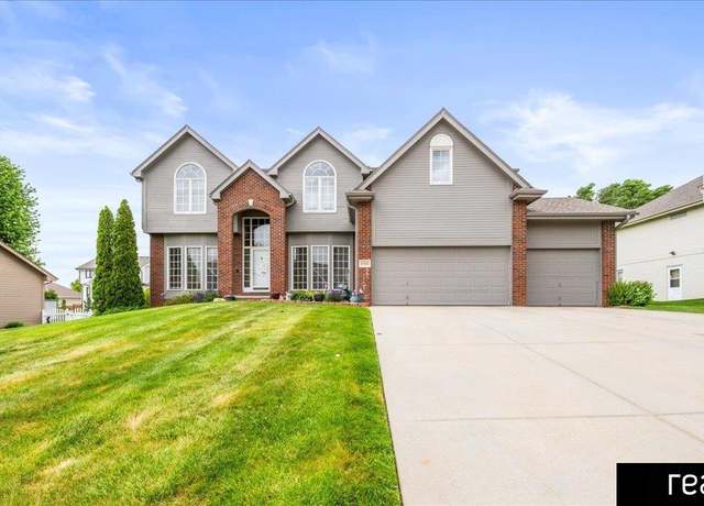 Property at 15102 Boyd St, Omaha, NE 68116, 4 beds, 3 baths
